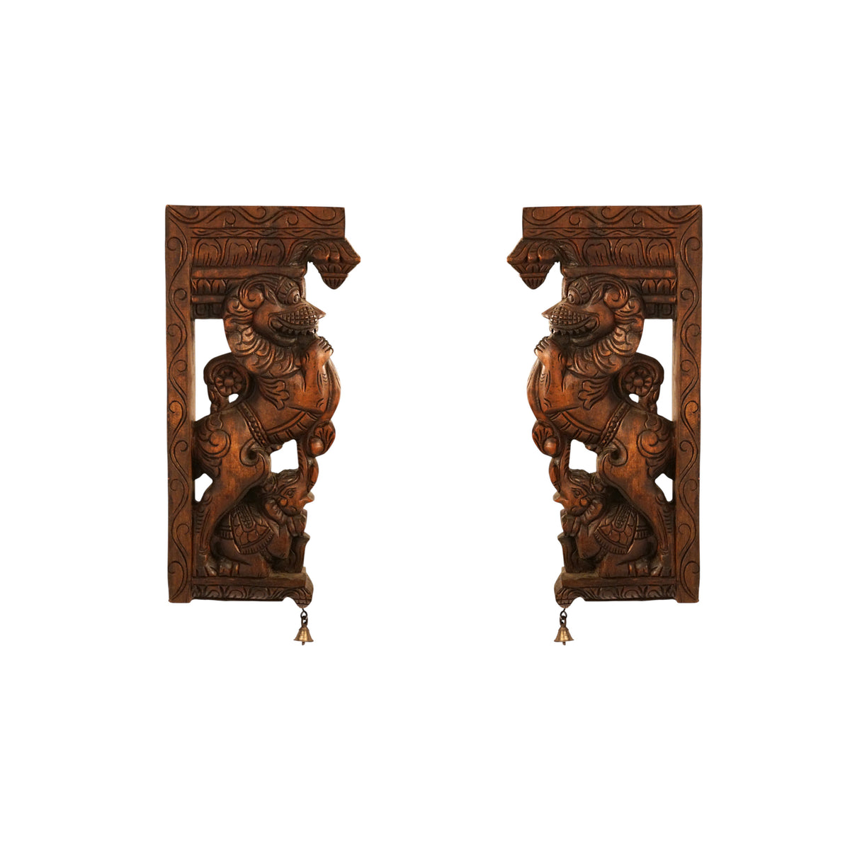 Thantha Yaali hand-carved wooden temple bracket